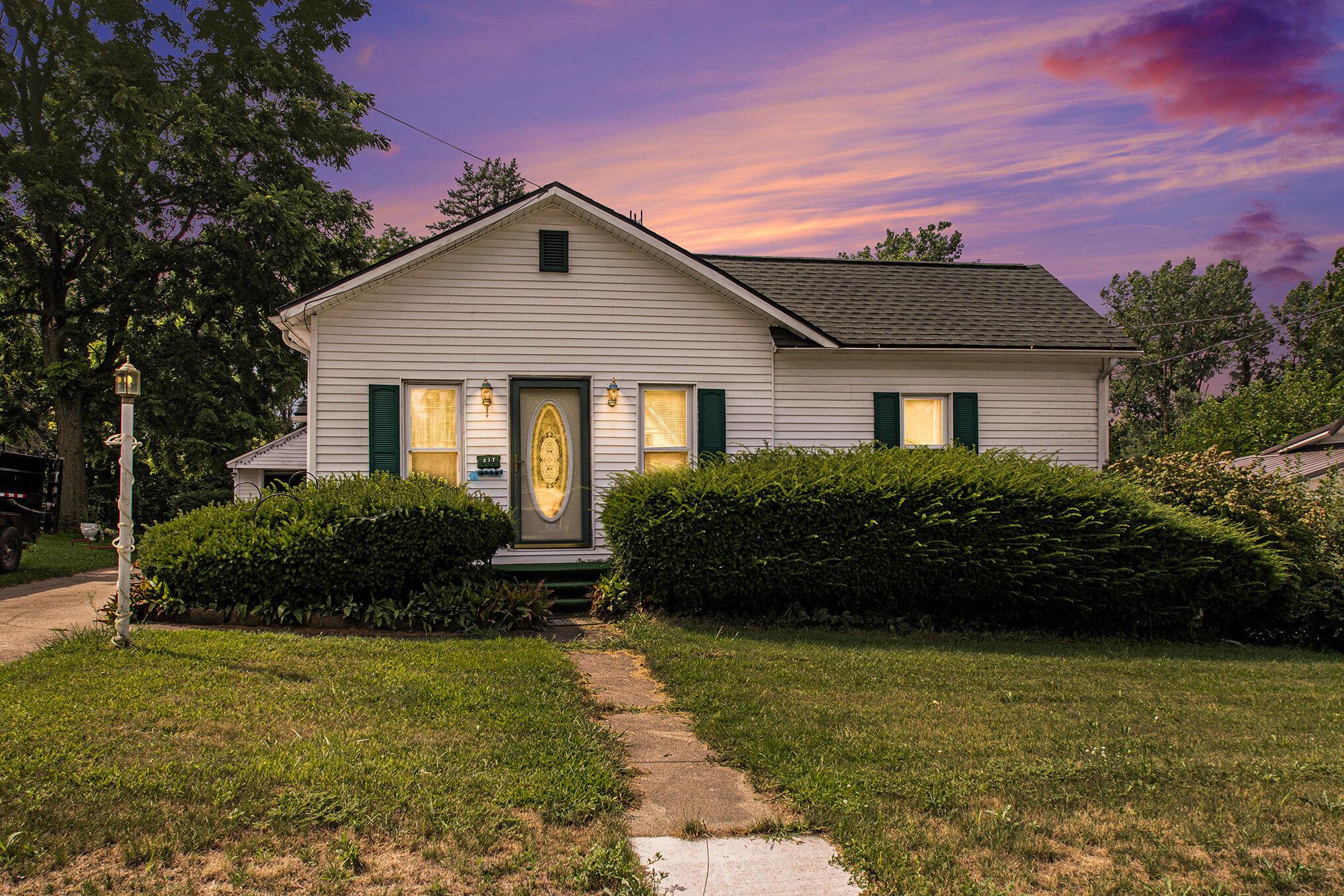 Image 1: Front Night View