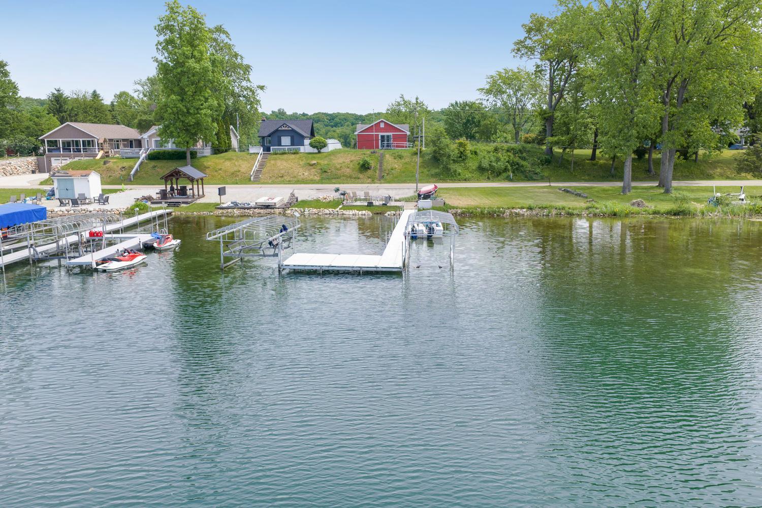 Image 4: 69907 Sunset Blvd Union MI-large-004-041