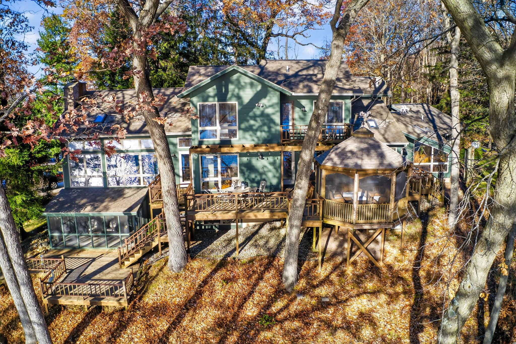 Image 3: new 90888 Bluff Dr Fall