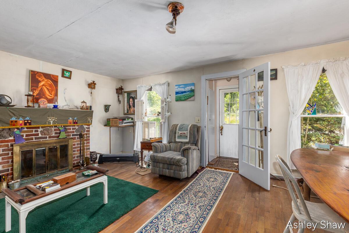 Image 4: Livingroom