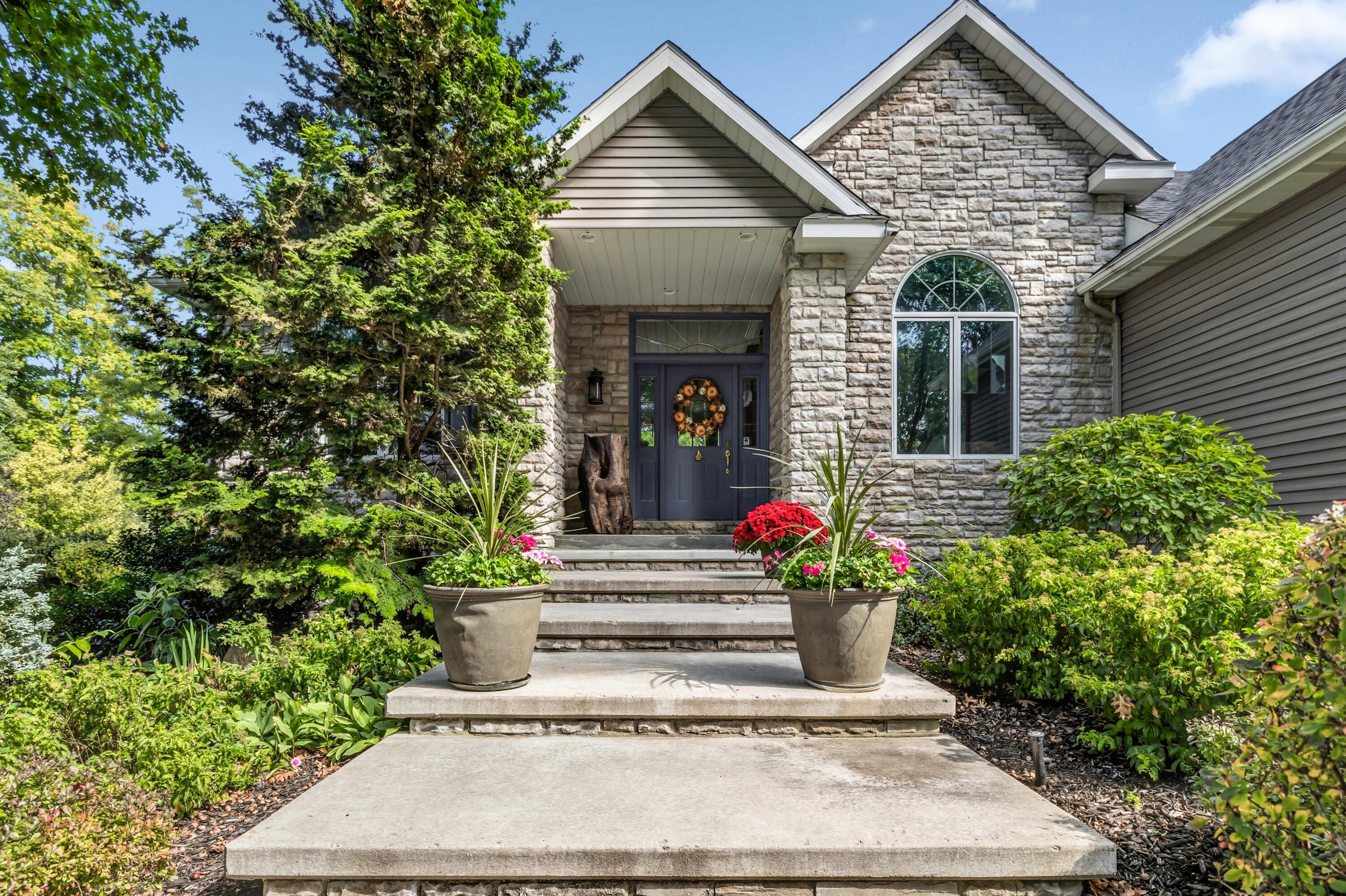 Image 2: 02-EK2A7334