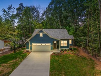 3439 Hollywood Drive