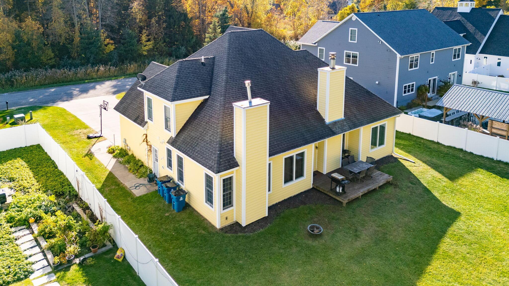 Image 4: 30-web-or-mls-7409-mitchell-ct