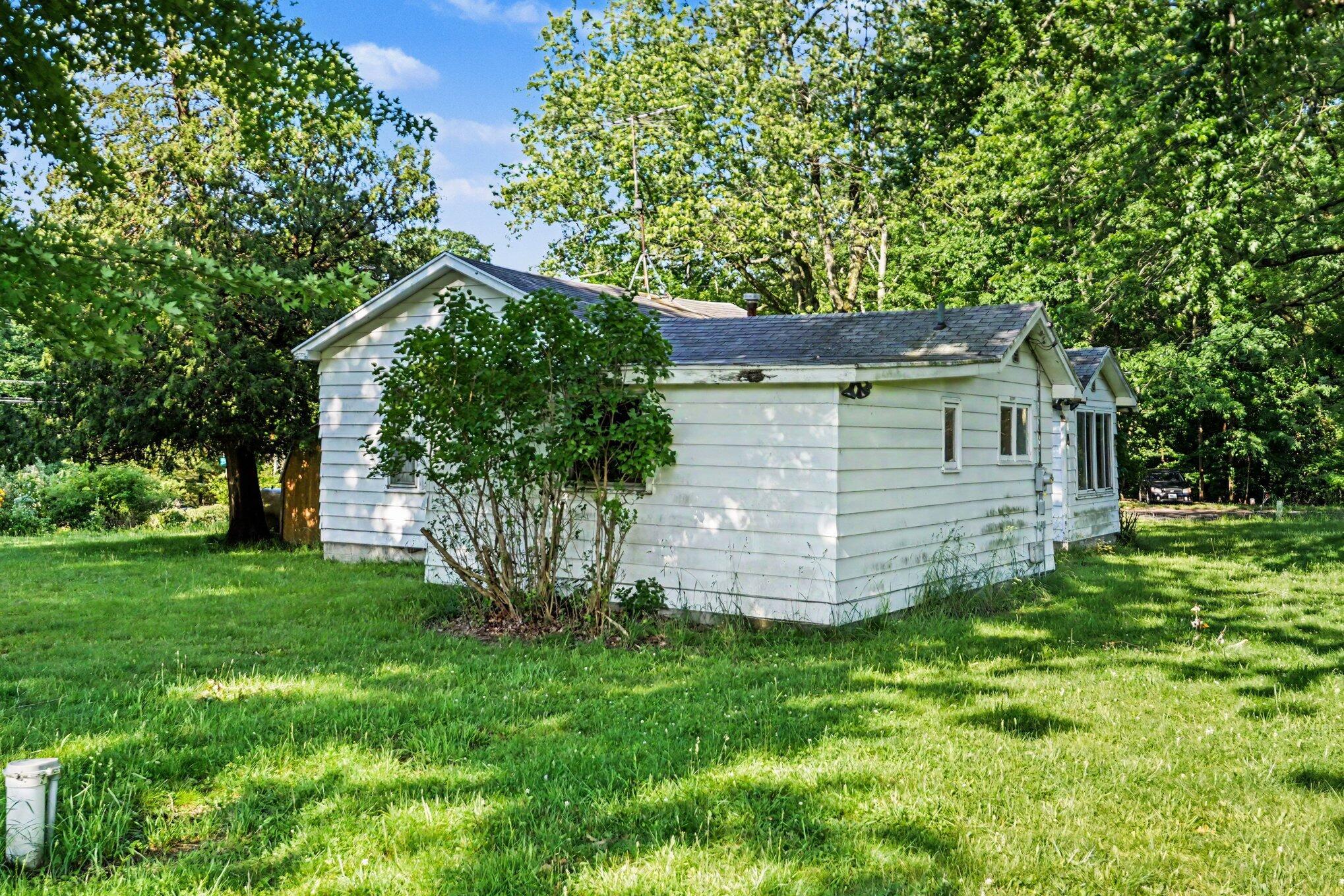 Image 4: Exterior