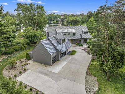 1950 Robinson Road SE