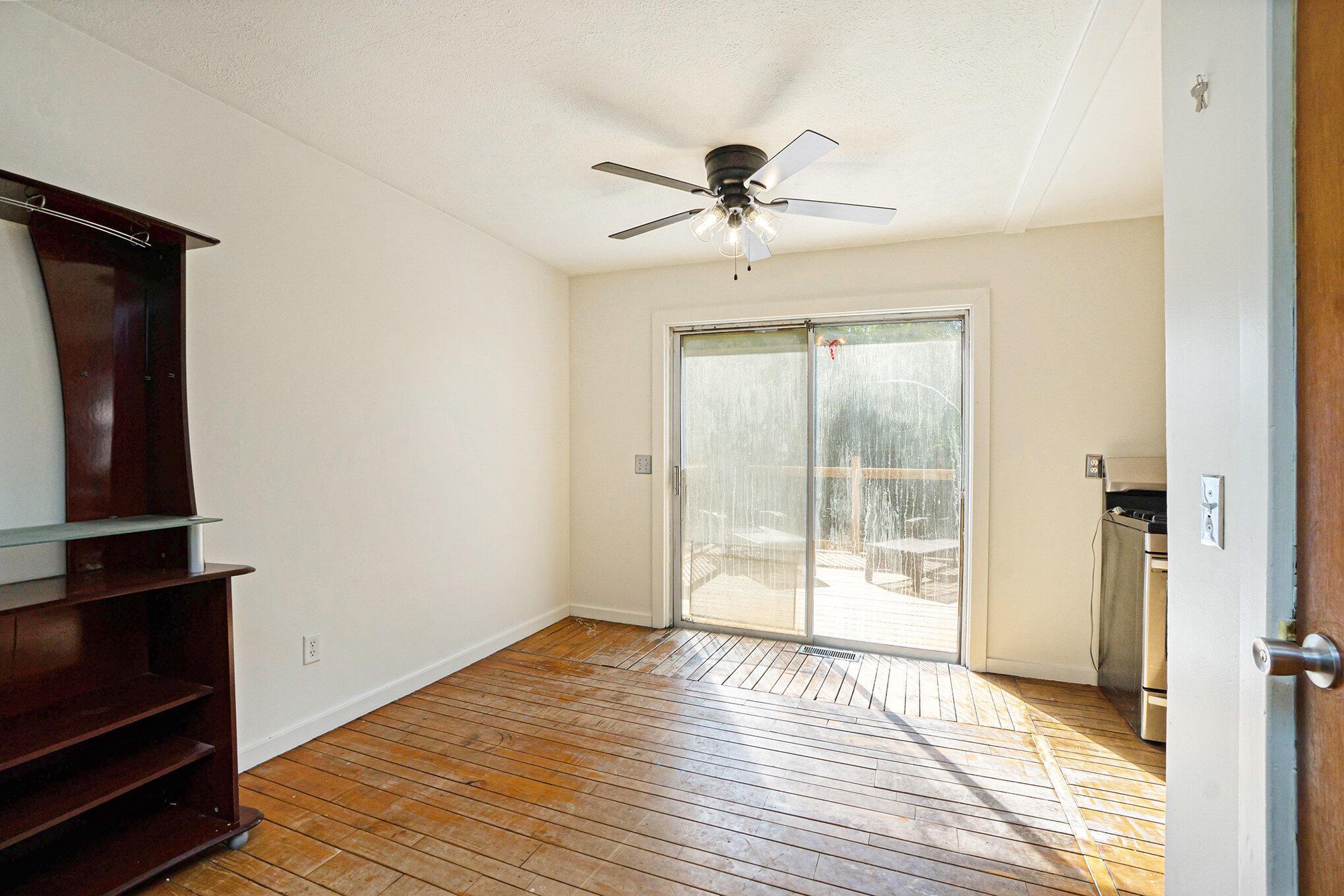 Image 4: 003_file_817