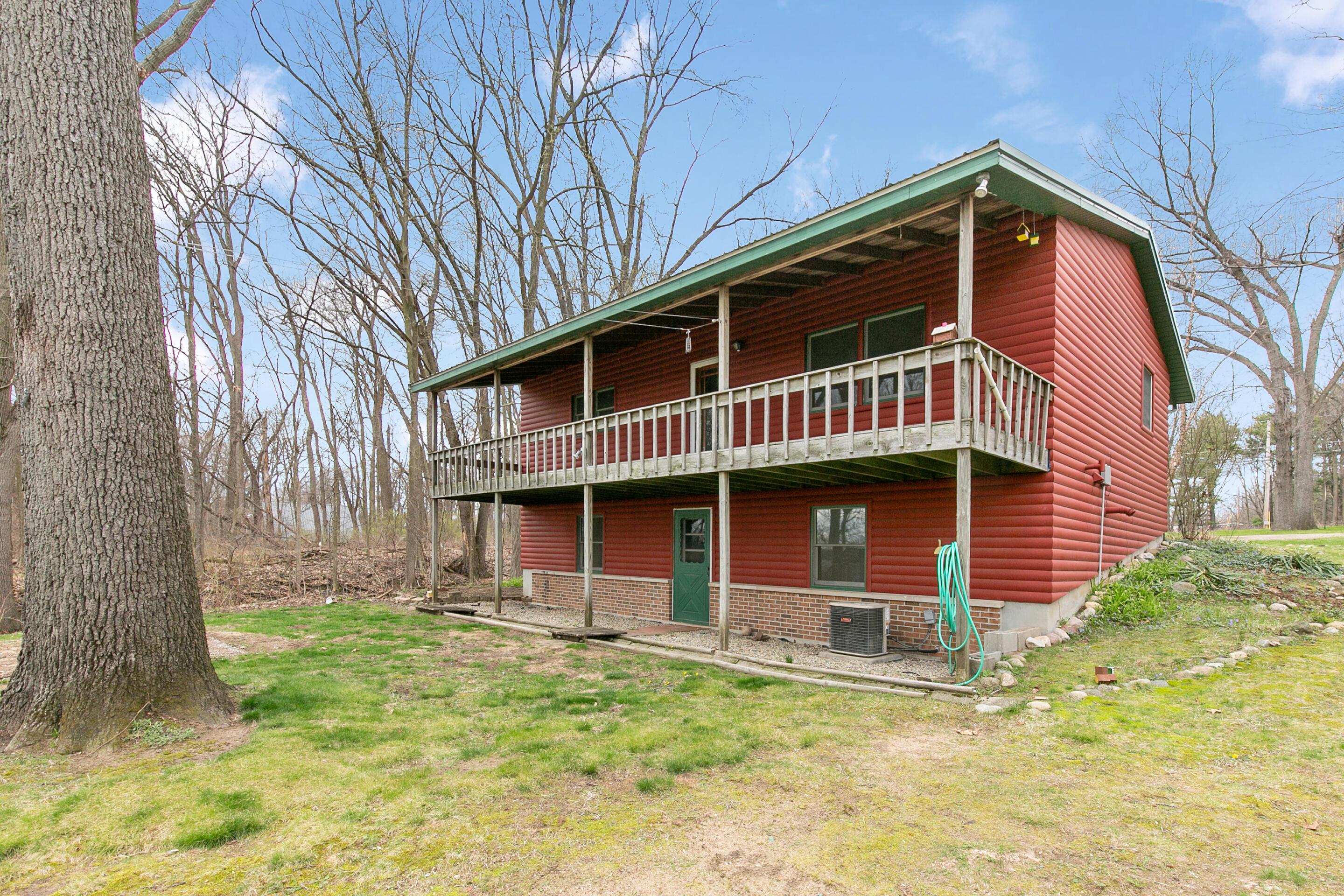 Image 3: 3 Exterior