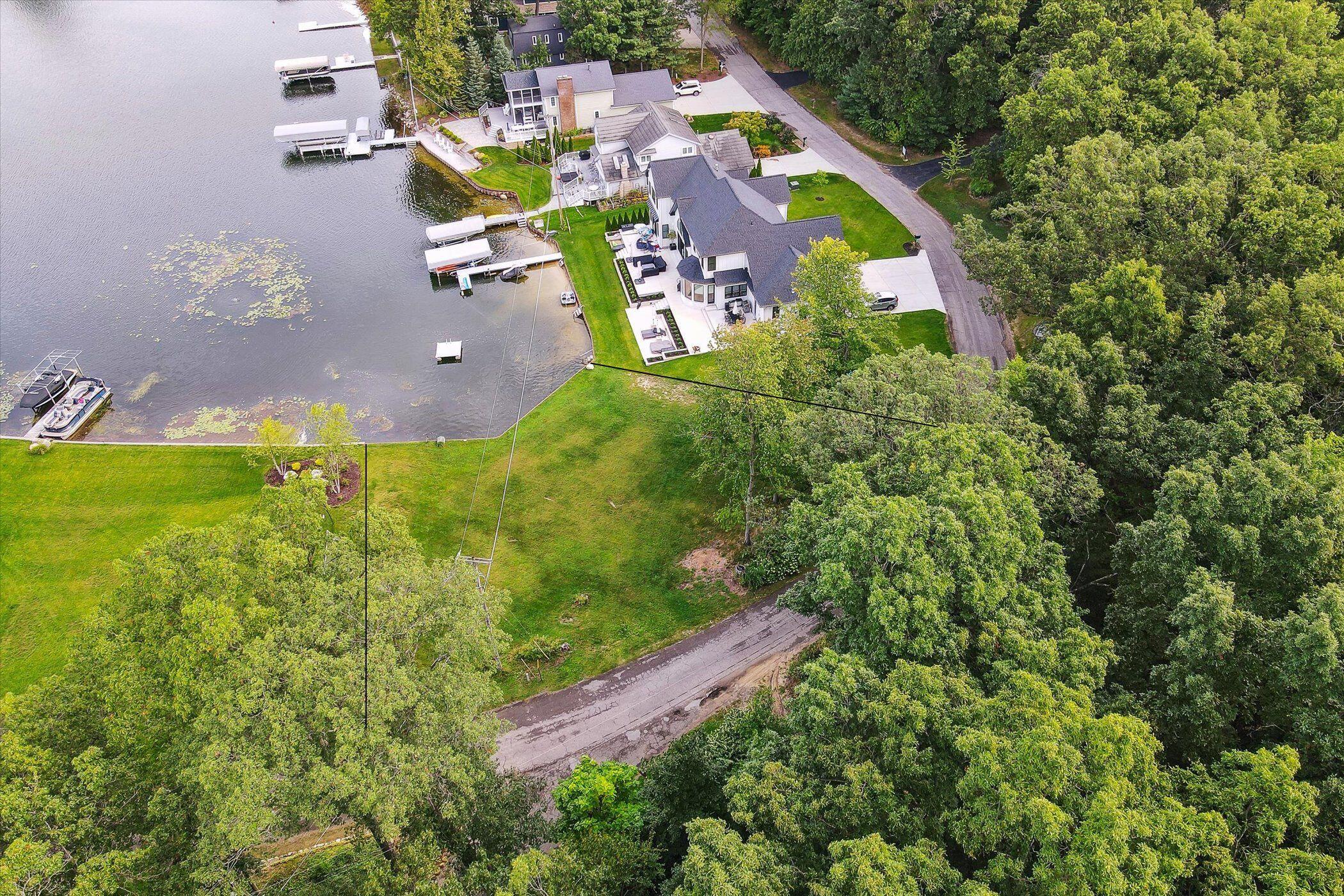 Image 4: 904 E. Eagle Lake Dr.