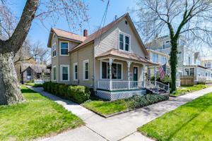 903 Lions Park Drive