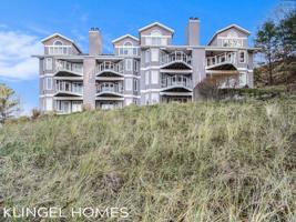 810 S Harbor