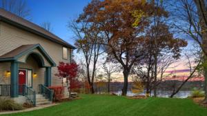 9871 Lakeview Drive