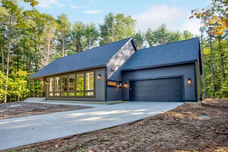 2407 Lakeshore