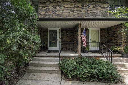 537 Greenwood SE
