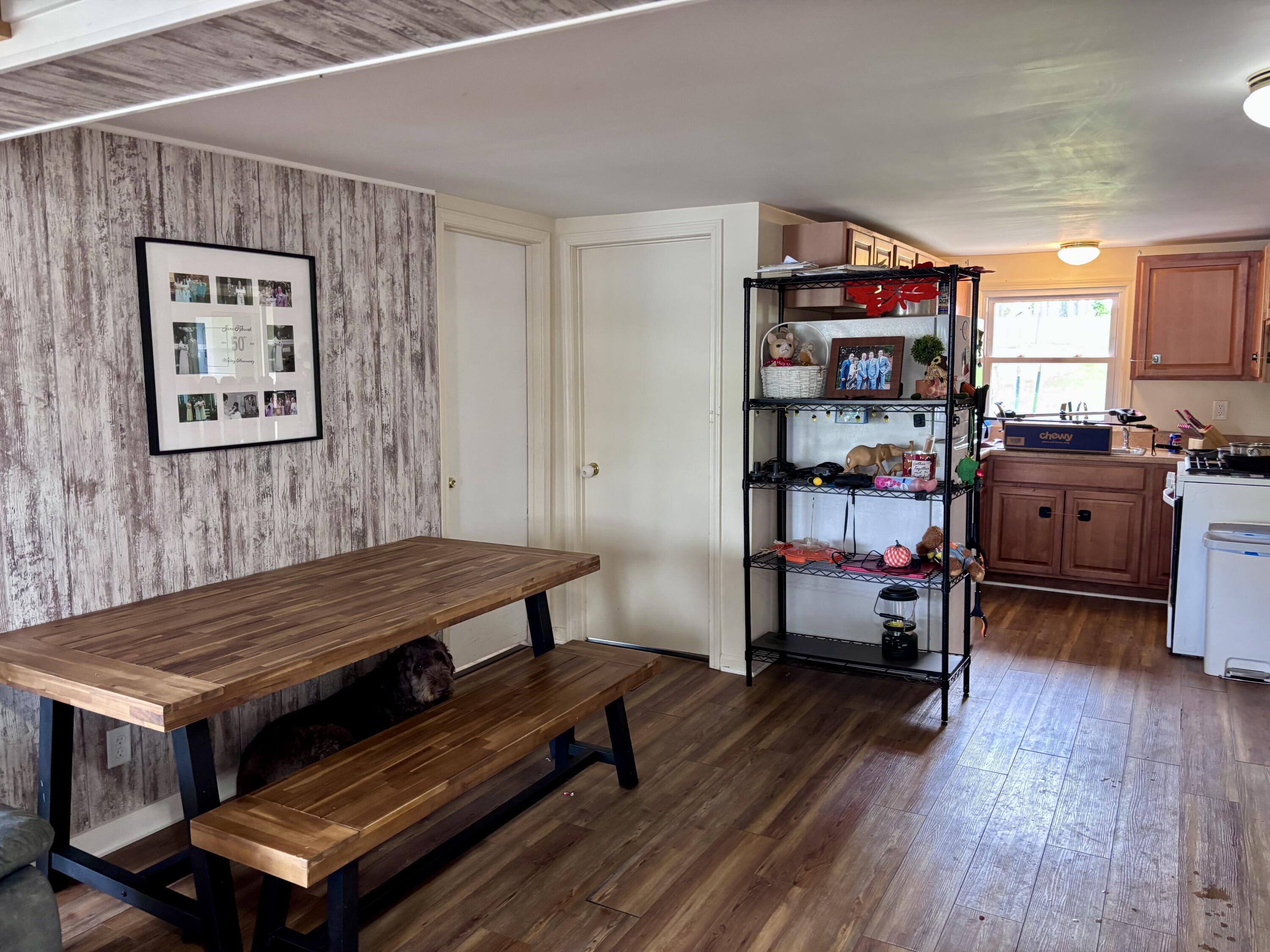 Image 4: Dining Area