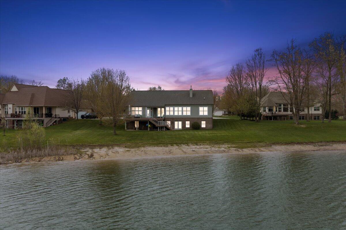 Image 2: 2 Lakeside twilight