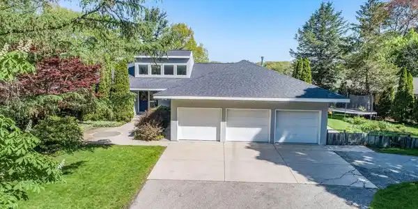 422 Ruddiman Drive