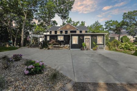 240 Aquamarine Drive