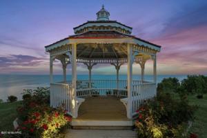 3500 Lakeshore Drive