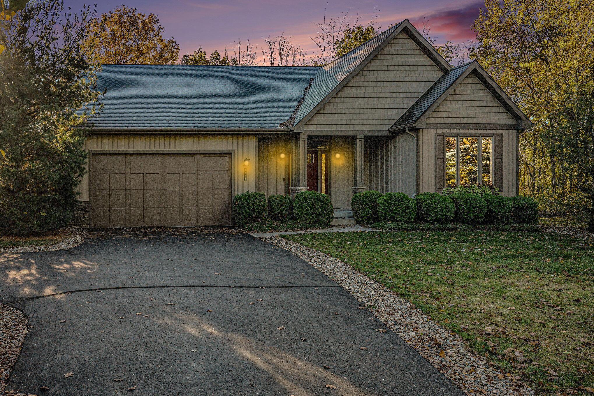 Image 2: 001_crs_5444-_495