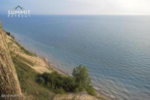 4215 S Lakeshore Drive