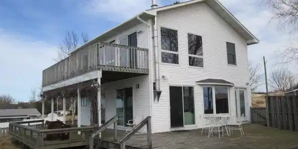 2767 N Lakeshore Drive