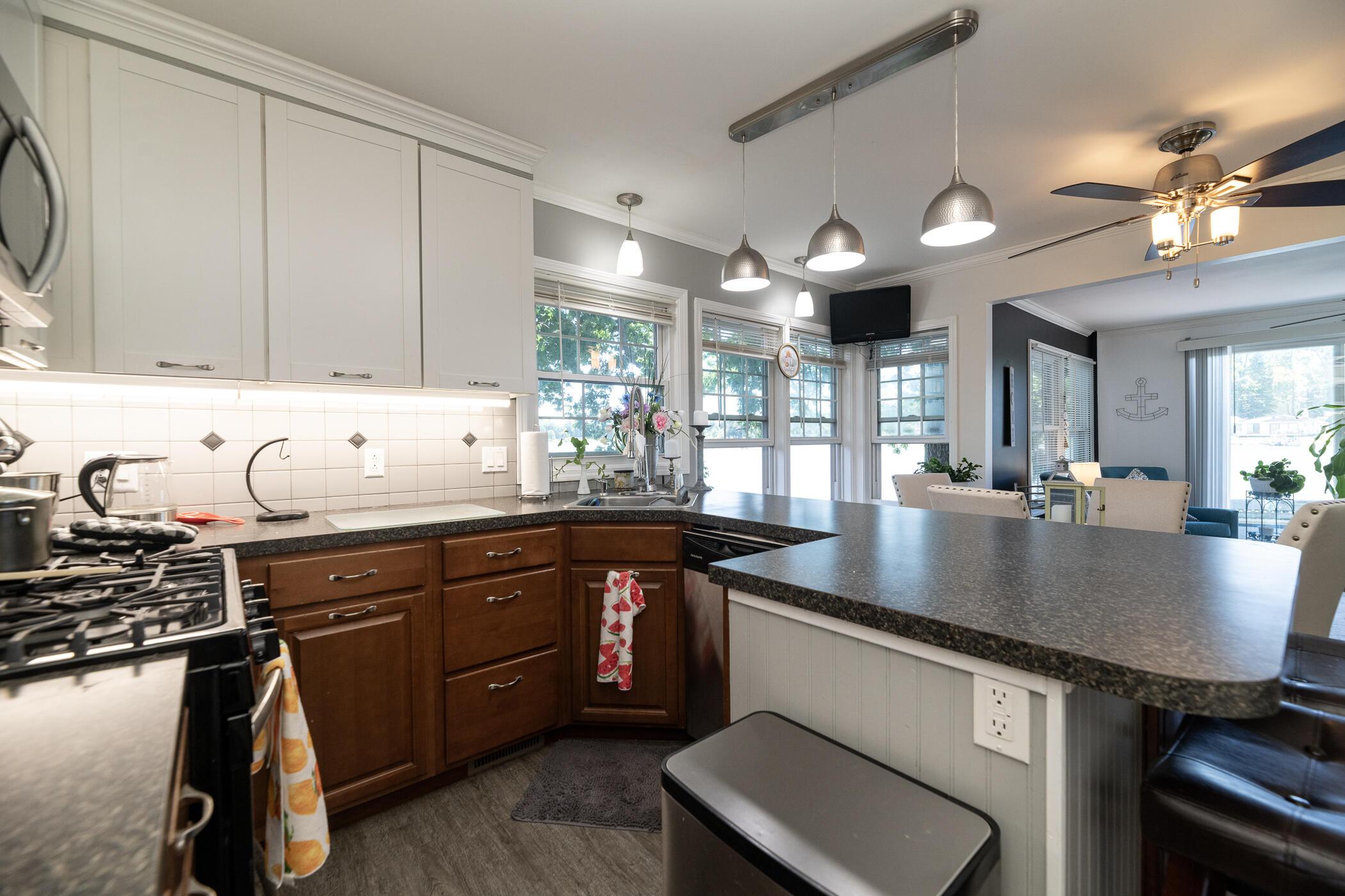 Image 4: 34453 Edgewater-4