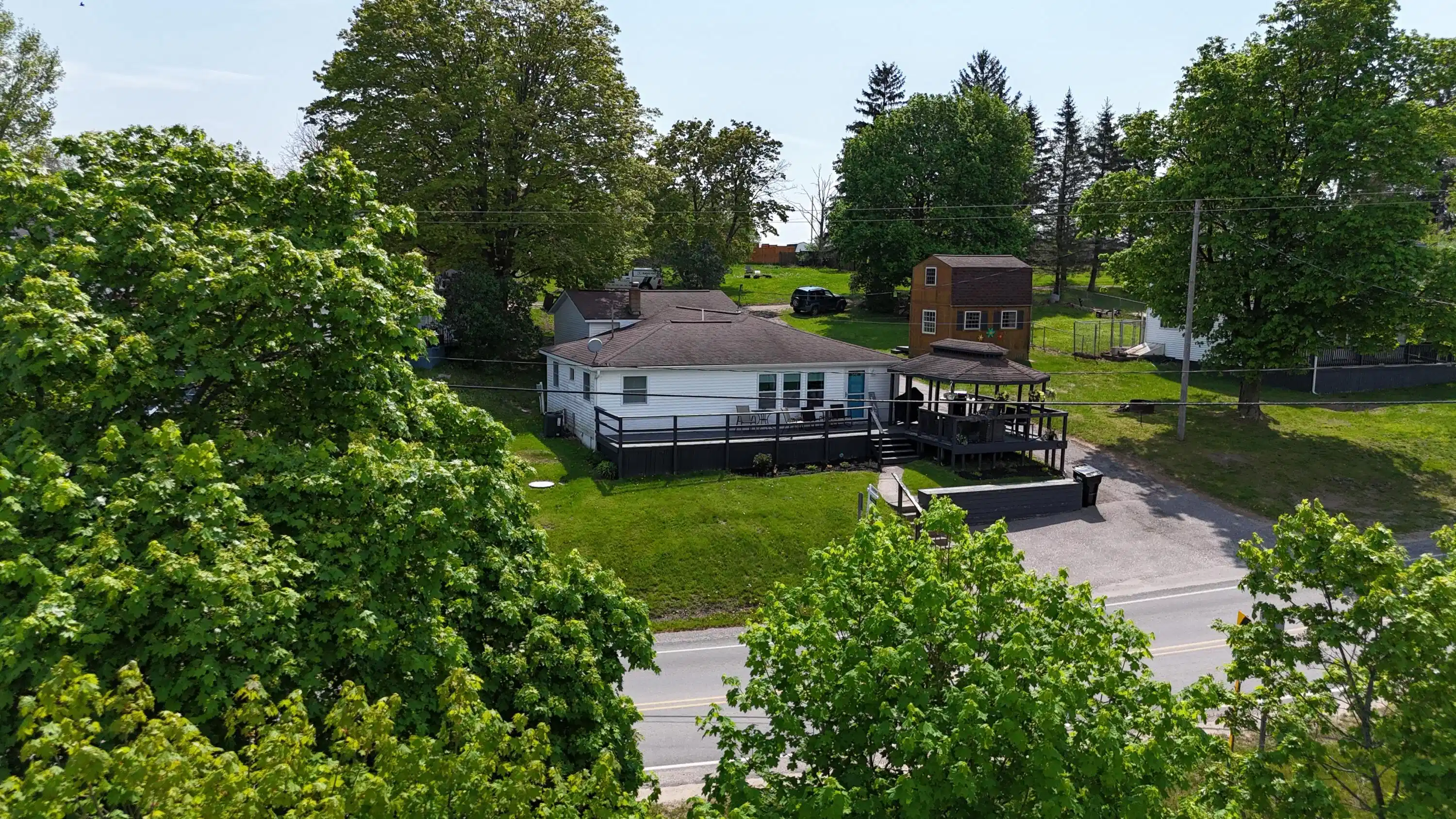 Image 1: Home and Bunkhouse