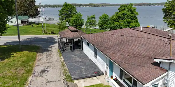 Image 2: Lake Views