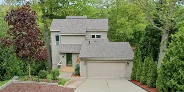 576 Fernhurst Court