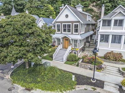 2407 Interlake Walk