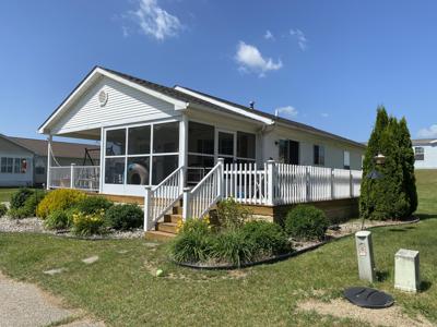 572 Angler Avenue