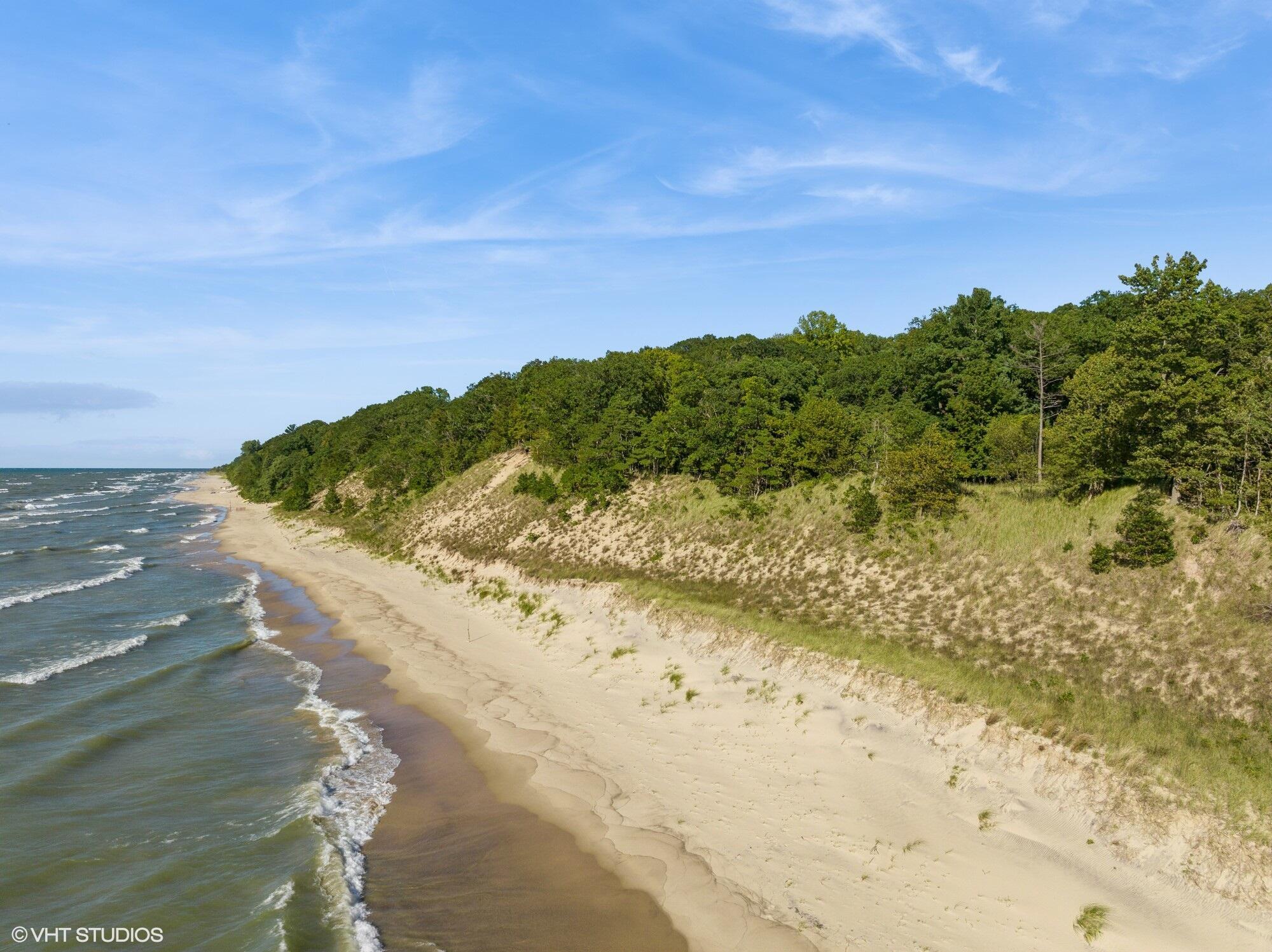 Image 3: 03_52LakeRd_181030_AerialView_MRED_2000x