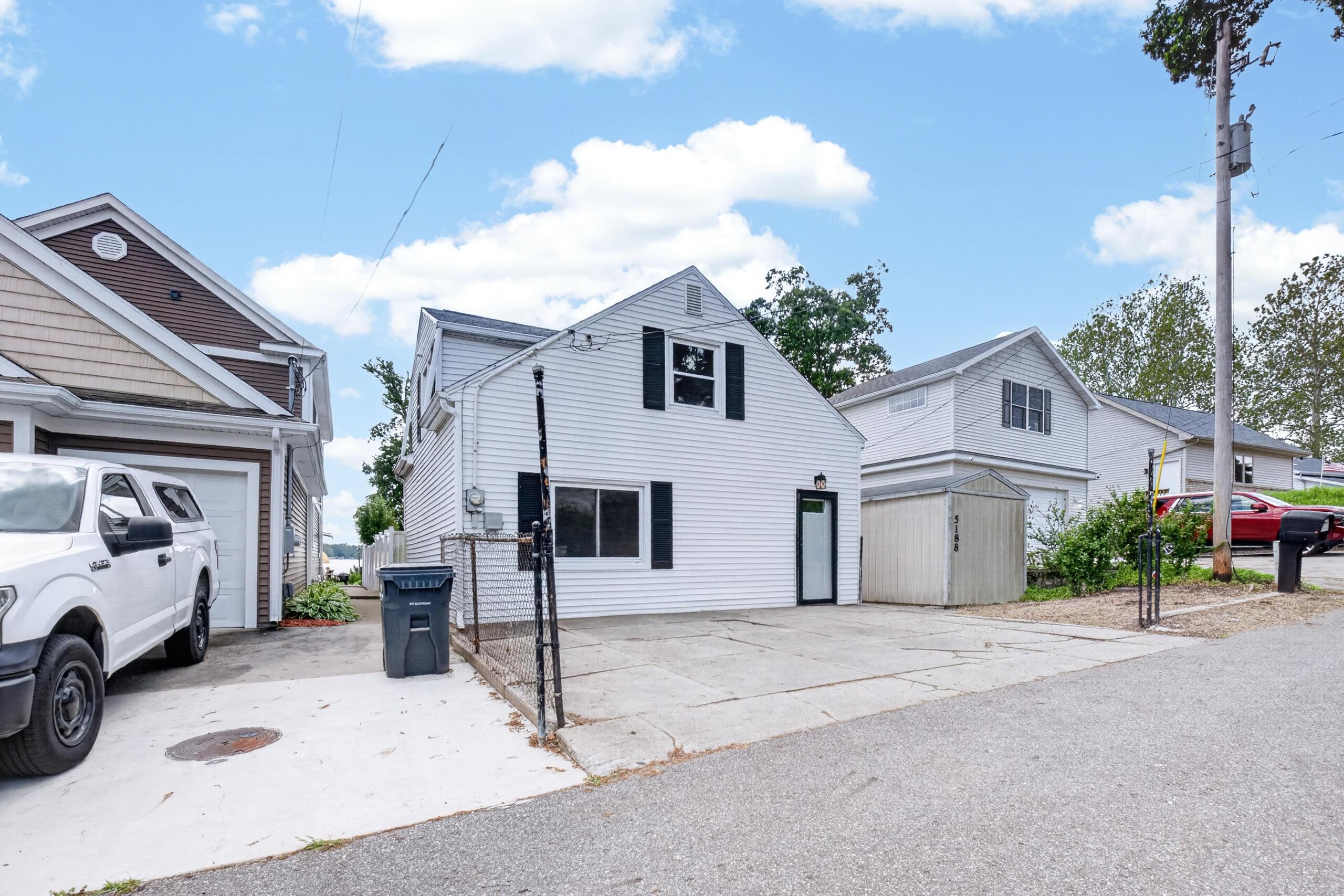 Image 2: 5188 Deep Point Dr, Portage, MI 49002_2