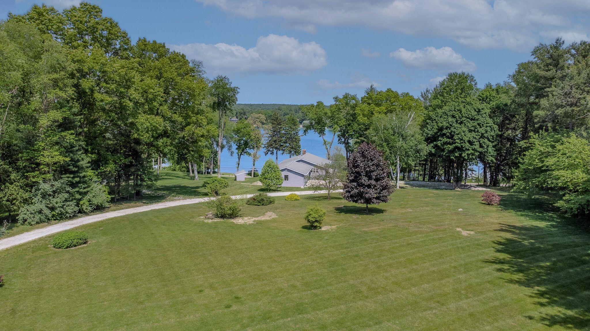 Image 2: Yard