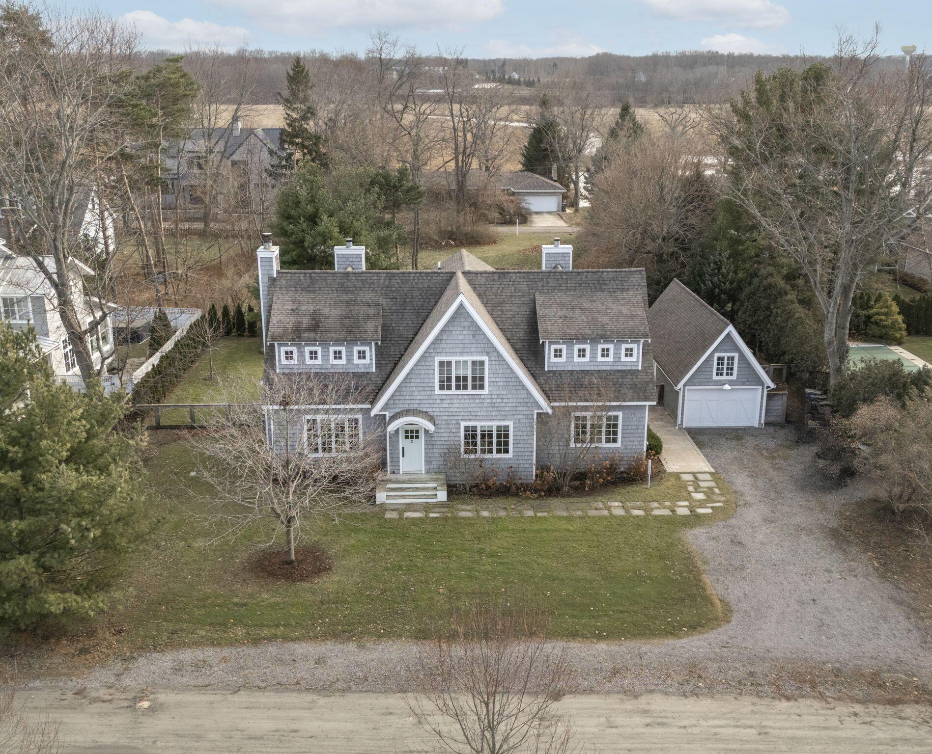 Image 3: Great location