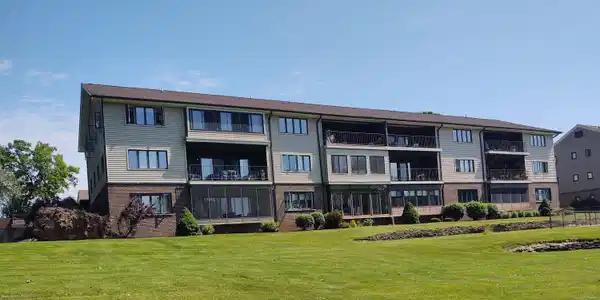 251 W Columbia Avenue