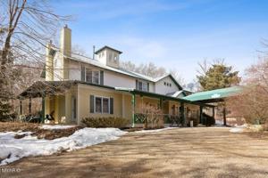 15506 Red Arrow Highway