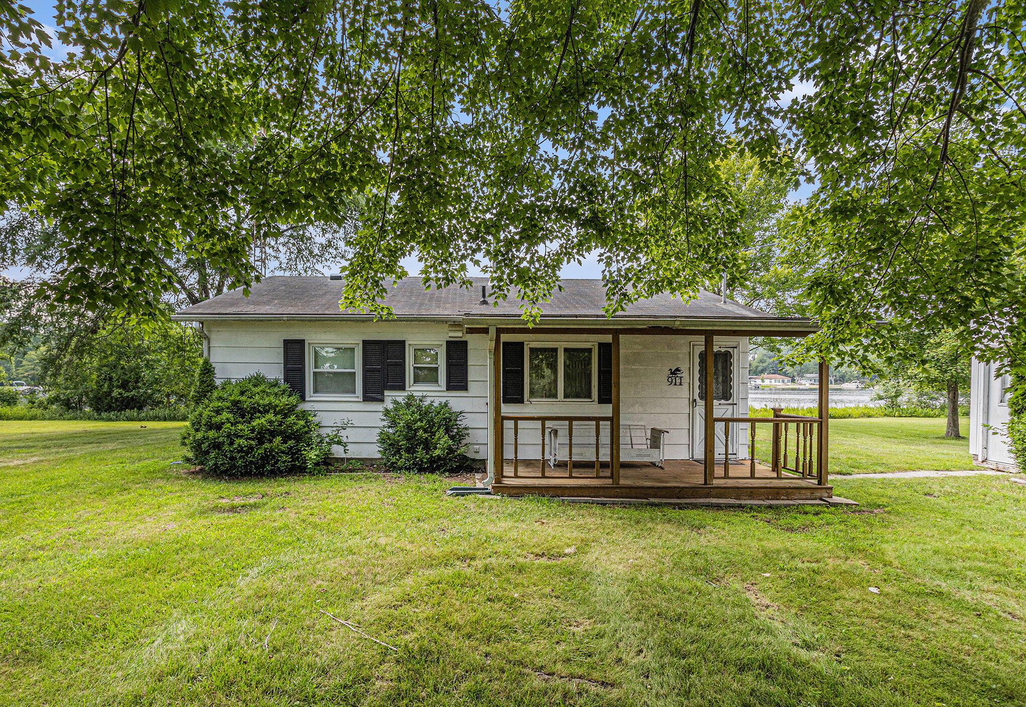 Image 1: 002_911_dragon_shores_dr_coldwater_mi_49