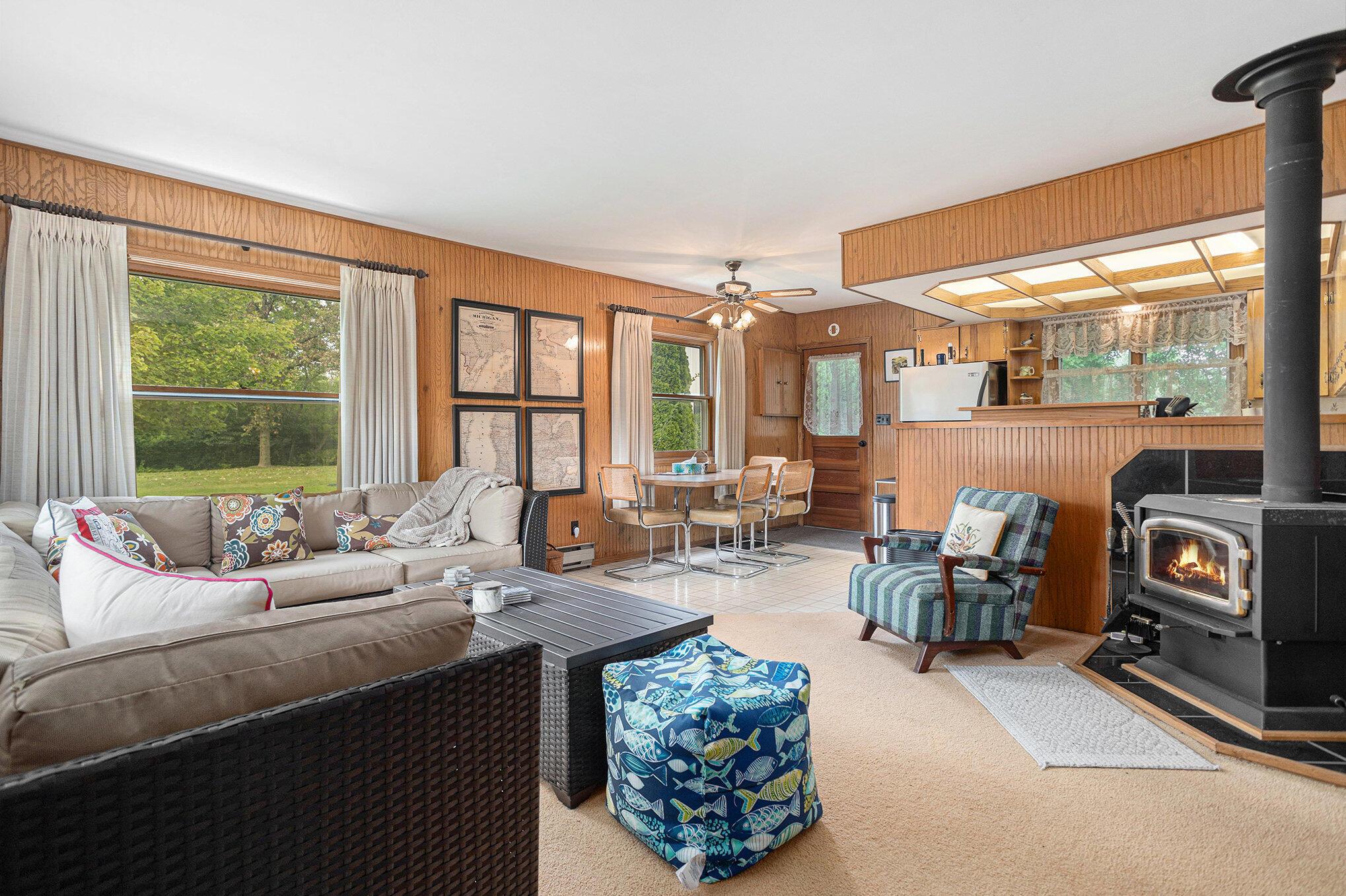 Image 3: 004_911_dragon_shores_dr_coldwater_mi_49