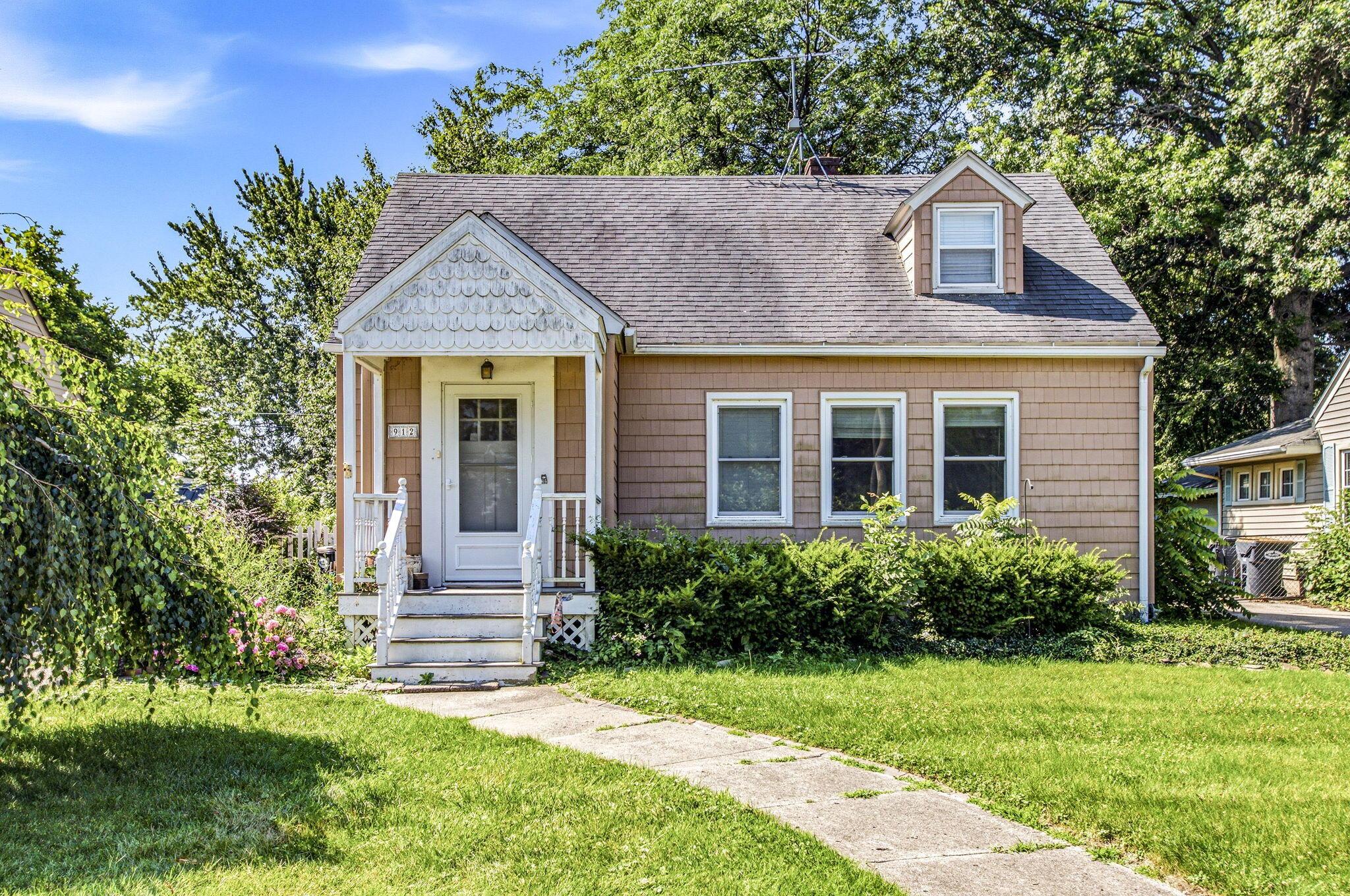 Image 1: 1-web-or-mls-912Kingsley_SkyVibeMedia-02