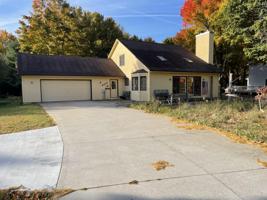 2352 W Lakewood