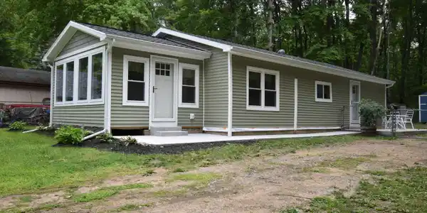 1711 Wolf Lake