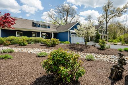 11087 Lake Shore Drive