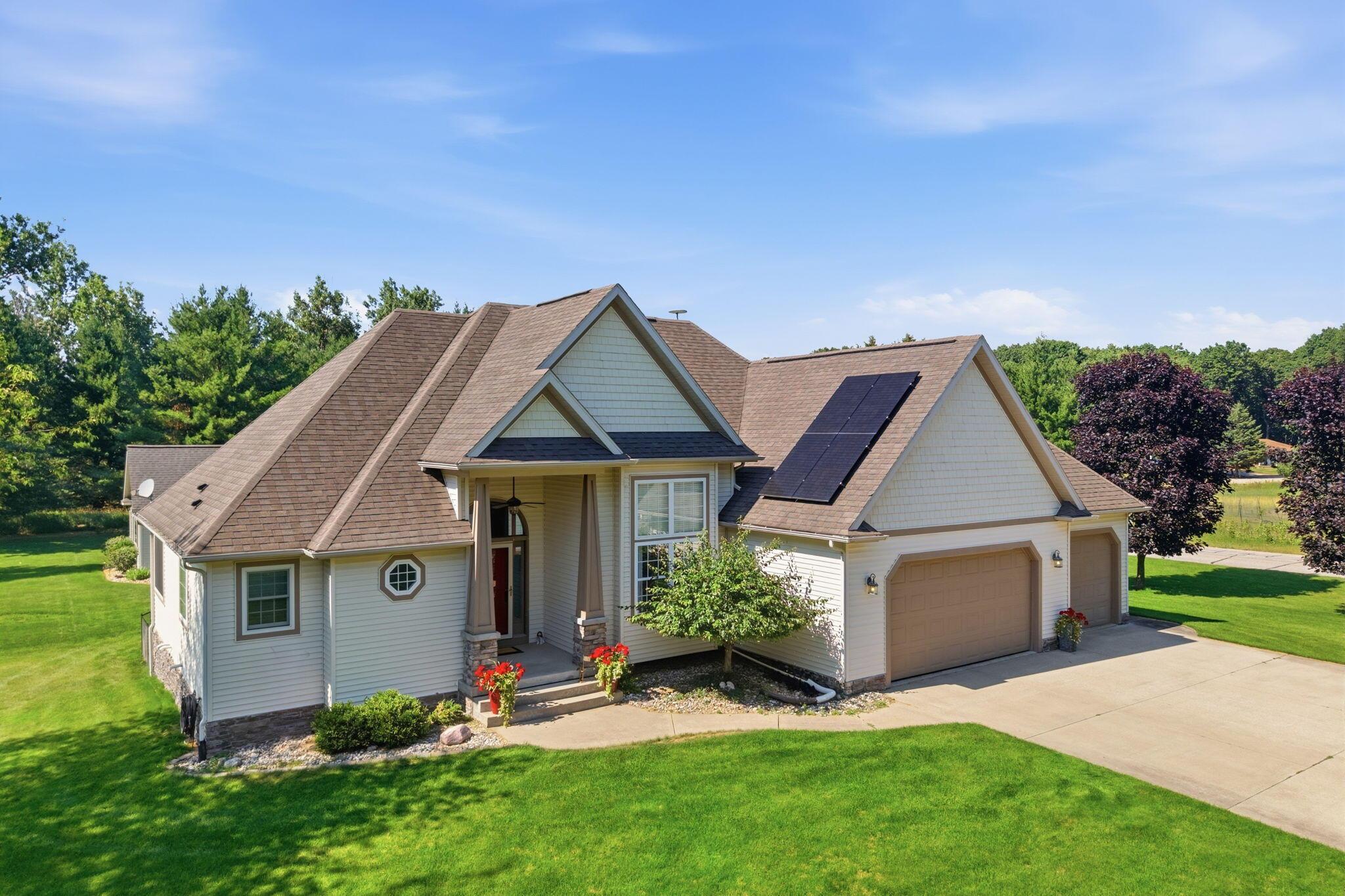 Image 4: 61-web-or-mls-DJI_20260707045942_0011_D