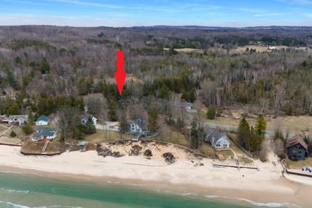 6485 Lakeshore Road