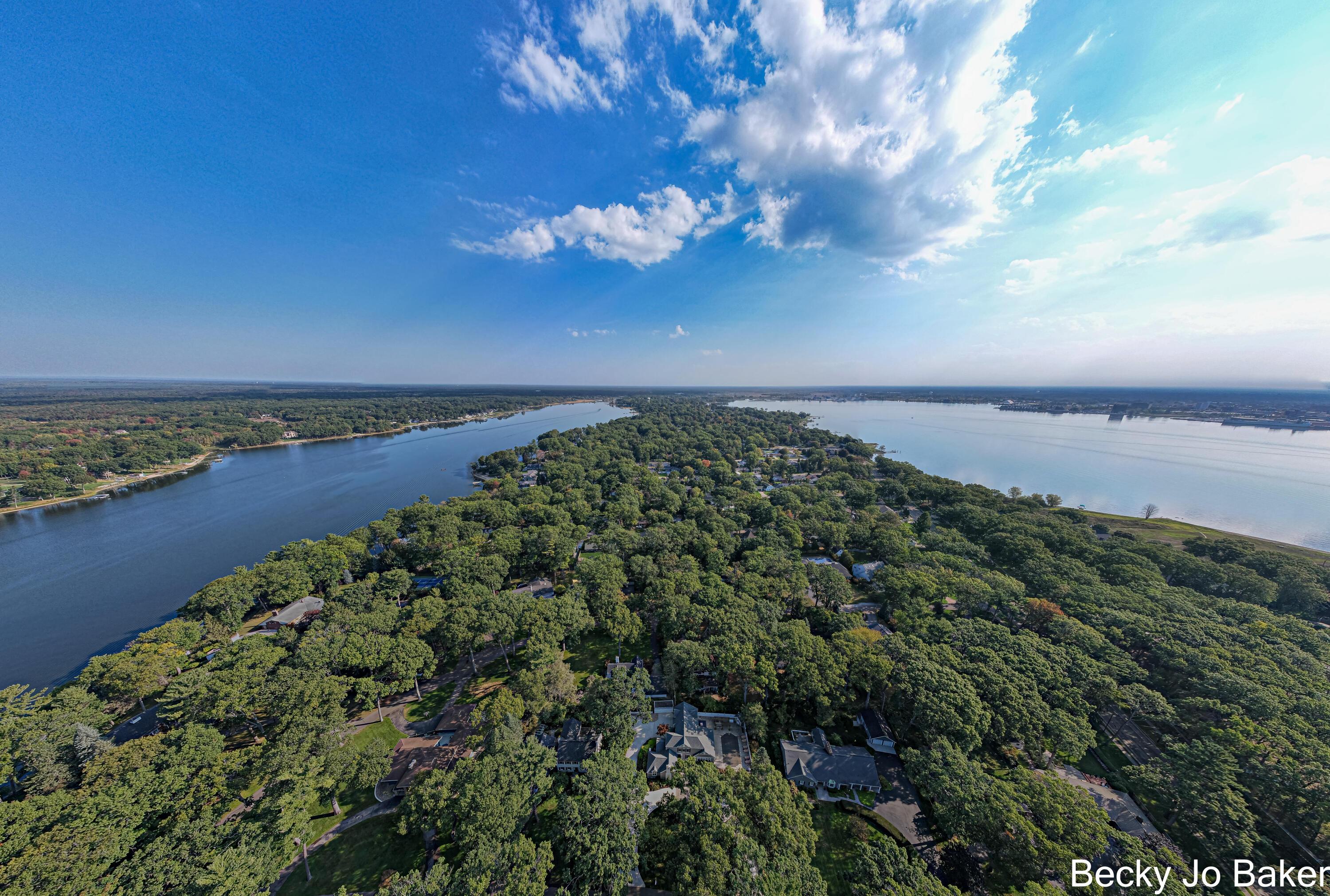 Image 4: 430 Mid Oak (MLS) (4 of 68)