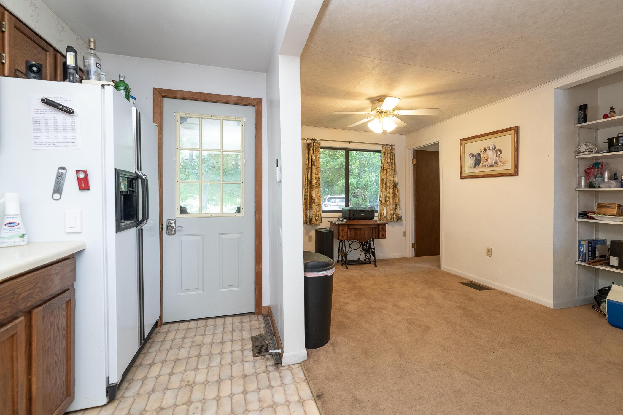 Image 2: 13631 Carefree Dr-2