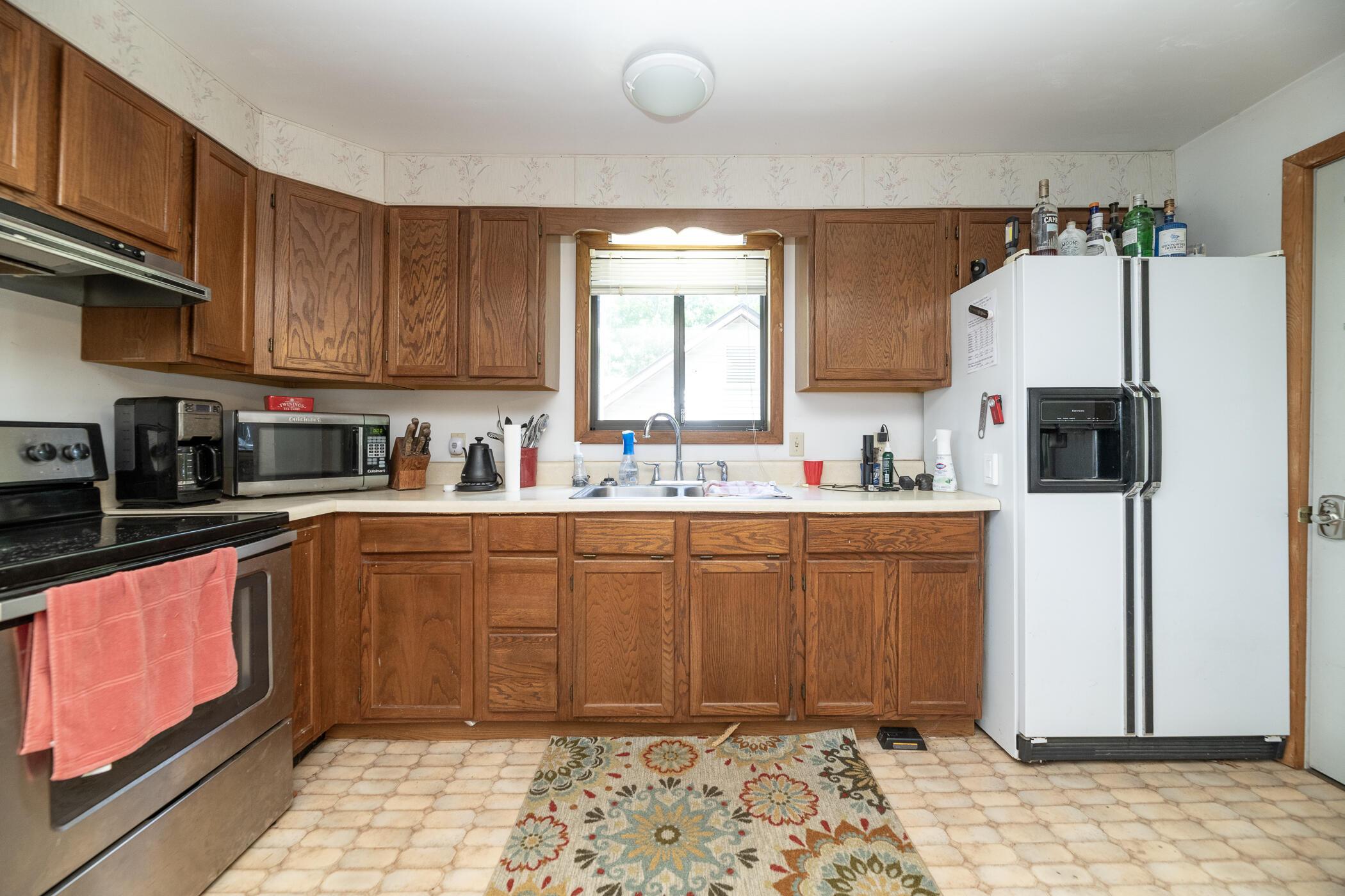 Image 3: 13631 Carefree Dr-3