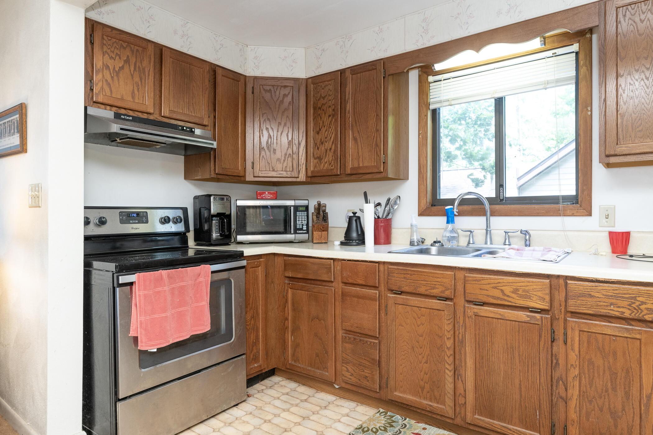 Image 4: 13631 Carefree Dr-4