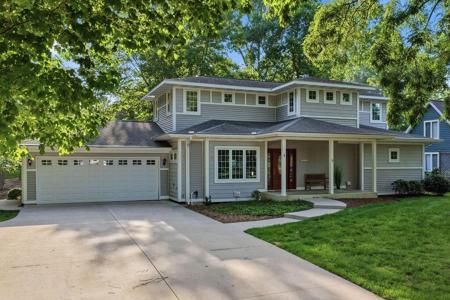 4 Columbine Drive